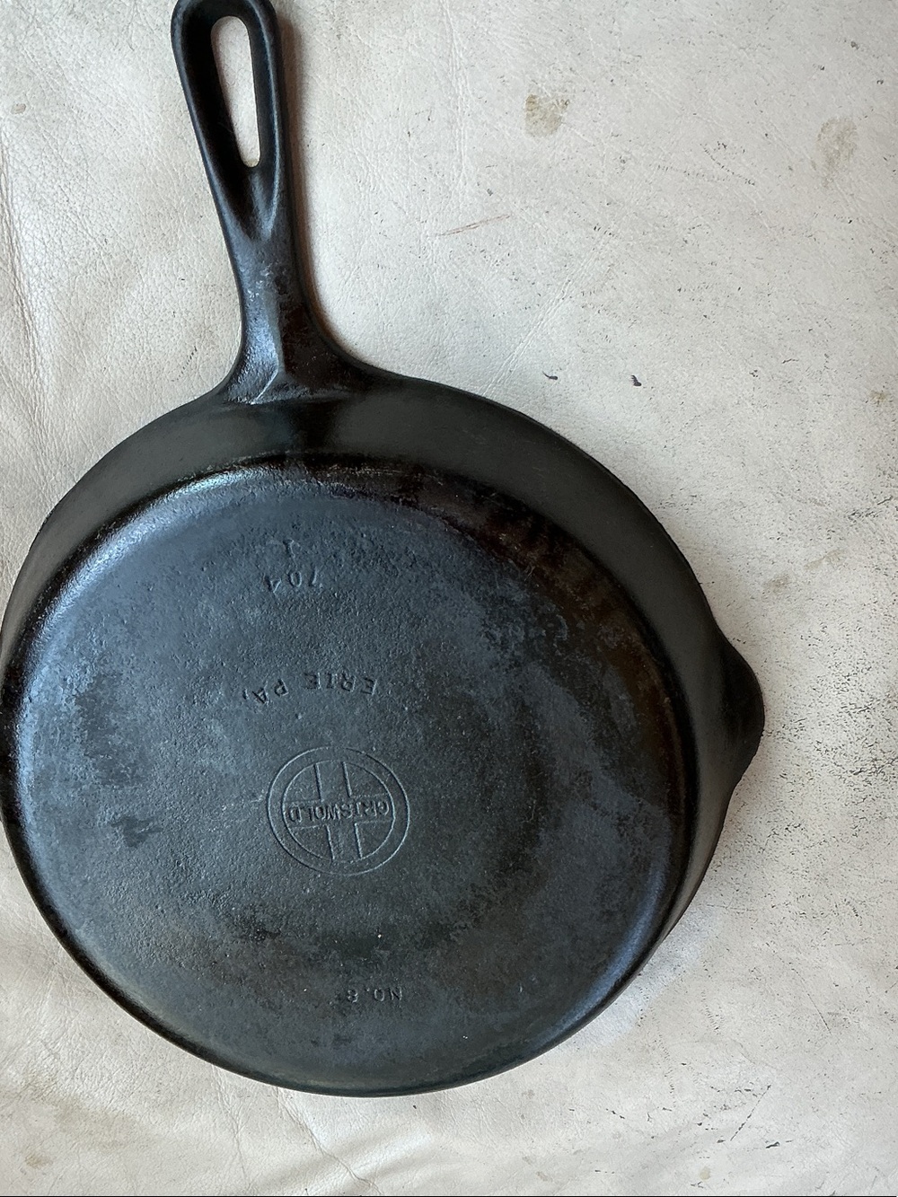 Griswald 704 Cast Iron Skillet - Black - Style. Rare.